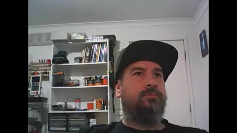 Snapshot of theozbeardguy chatting on October 20, 2:16 am aussiebeard online show from October 20, 2:16 am