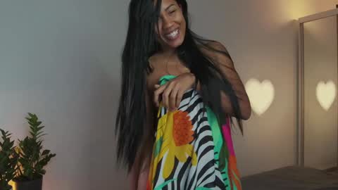 Snapshot of therainqueen chatting on January 8, 11:54 am YAYA online show from January 8, 11:54 am