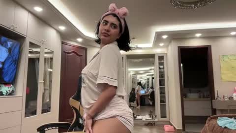 Snapshot of therealcamilabaddie chatting on September 23, 3:55 am therealcamilabaddie online show from September 23, 3:55 am