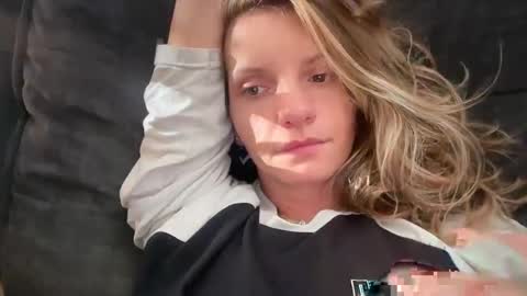 Sadie Hawkins online show from April 5, 12:51 am