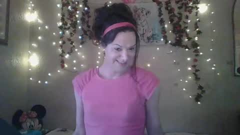 Snapshot of thesillymillie chatting on January 9, 5:43 pm sillymillie0 online show from January 9, 5:43 pm