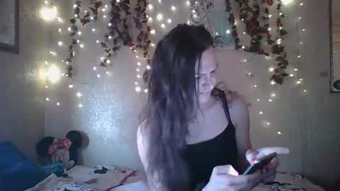 Snapshot of thesillymillie chatting on March 9, 9:46 pm sillymillie0 online show from March 9, 9:46 pm