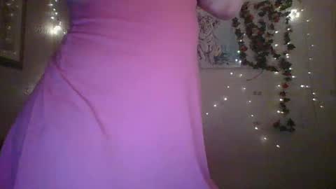 Snapshot of thesillymillie chatting on December 11, 1:37 am sillymillie0 online show from December 11, 1:37 am