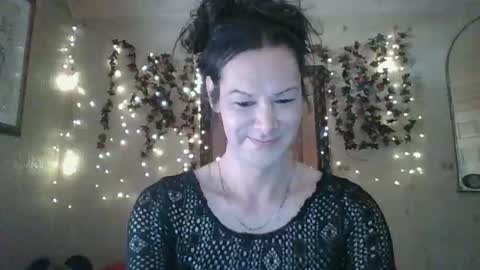 Snapshot of thesillymillie chatting on October 17, 8:02 pm sillymillie0 online show from October 17, 8:02 pm