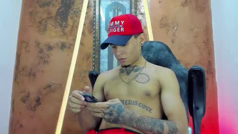 Snapshot of theskinny8inch_ chatting on September 26, 6:43 am theskinny8inch_ online show from September 26, 6:43 am
