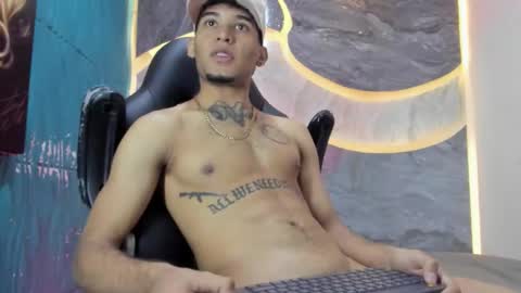 Snapshot of theskinny8inch_ chatting on October 15, 9:59 pm theskinny8inch_ online show from October 15, 9:59 pm