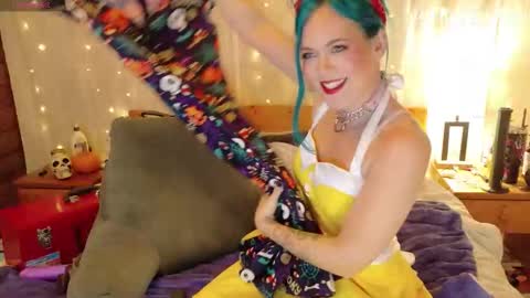 Tiny Blue online show from October 31, 5:24 pm