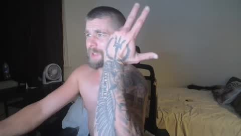 Snapshot of theufcfan_8181 chatting on October 18, 6:06 am troy online show from October 18, 6:06 am