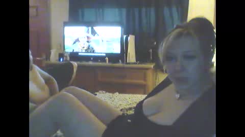 Snapshot of theunbound07 chatting on October 12, 1:48 pm theunbound07 online show from October 12, 1:48 pm