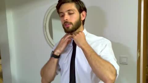 The Waiter online show from October 27, 6:41 pm