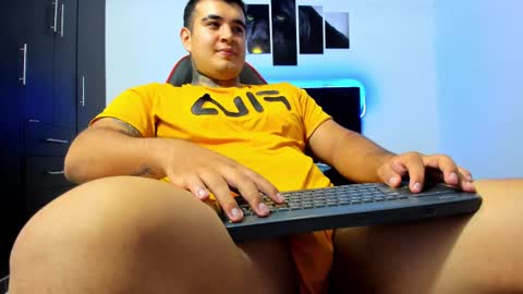 Snapshot of thiago_cp01 chatting on October 1, 4:33 am Thiago online show from October 1, 4:33 am