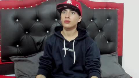 Snapshot of thiago_divine_anki chatting on October 17, 10:25 pm thiago_divine_anki online show from October 17, 10:25 pm
