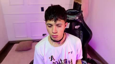 Snapshot of thiago_n_sam chatting on October 19, 2:38 am thiago_n_sam online show from October 19, 2:38 am