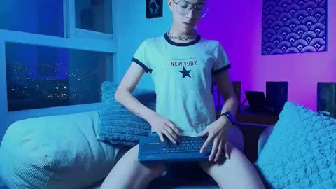 Snapshot of thiago_n_sam chatting on September 10, 12:22 am thiago_n_sam online show from September 10, 12:22 am