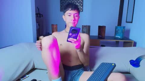 Snapshot of thiago_n_sam chatting on September 15, 11:17 pm thiago_n_sam online show from September 15, 11:17 pm