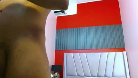 Snapshot of thiago_summers chatting on September 24, 5:41 pm Thiago Summers online show from September 24, 5:41 pm