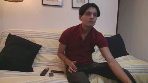 thiago_vega1 online show from April 7, 12:23 am