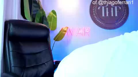 Snapshot of thiagoferrari1 chatting on September 25, 12:28 am thiago online show from September 25, 12:28 am