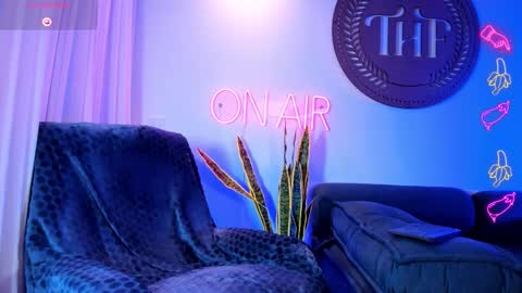 Snapshot of thiagoferrari1 chatting on October 16, 5:40 am thiago online show from October 16, 5:40 am