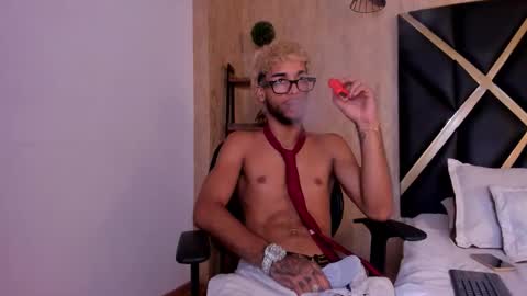 Snapshot of thiagoferreti_ chatting on September 27, 3:59 am ThiagoFerreti online show from September 27, 3:59 am
