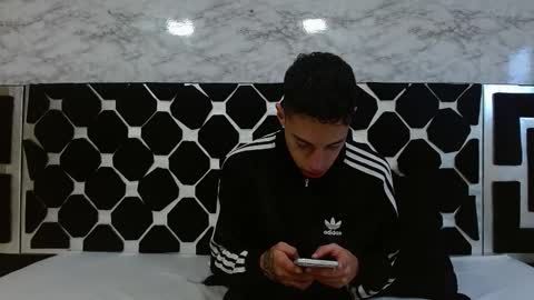 Thiago   online show from February 13, 9:28 pm