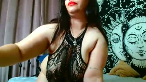 Snapshot of thichslutx chatting on October 26, 9:58 pm Maria online show from October 26, 9:58 pm