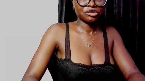 Snapshot of thick_ebonie chatting on October 9, 11:59 am Jenny online show from October 9, 11:59 am