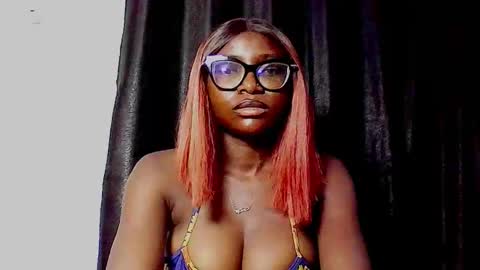 Snapshot of thick_ebonie chatting on October 8, 9:48 am Jenny online show from October 8, 9:48 am