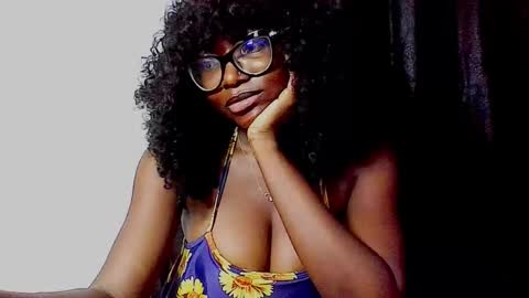 Snapshot of thick_ebonie chatting on October 6, 9:10 pm Jenny online show from October 6, 9:10 pm
