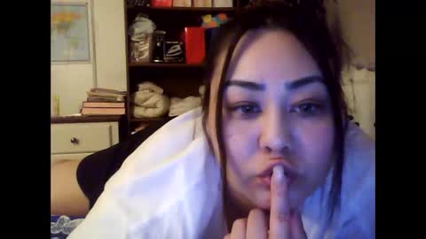 Snapshot of thickassazn93 chatting on December 8, 3:29 am thickassazn93 online show from December 8, 3:29 am