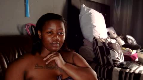 phindy online show from February 12, 9:24 am