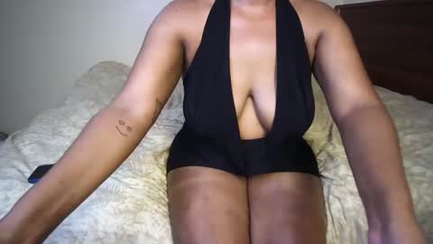 thickianah online show from February 12, 10:59 pm