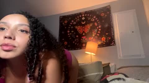 Snapshot of thickncurly88 chatting on September 29, 1:04 am Thickncurly online show from September 29, 1:04 am