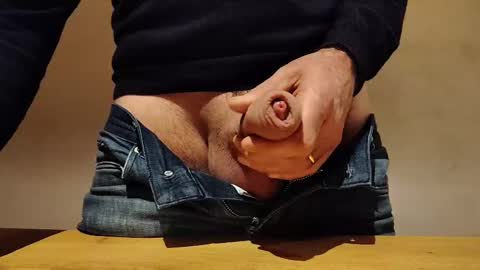 Thickru online show from March 5, 9:26 pm