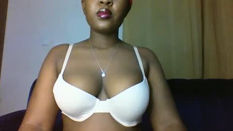Snapshot of thickyannah2 chatting on September 17, 11:19 pm thickyannah online show from September 17, 11:19 pm