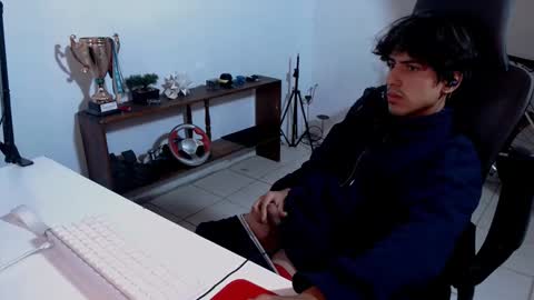 thieves_us online show from November 18, 5:10 am