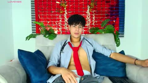 Thiago Saenzz online show from February 19, 3:55 pm