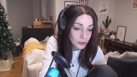 Sarra Rhies online show from January 2, 6:45 pm