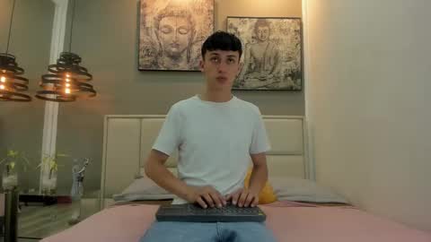 Thom online show from March 13, 11:35 am