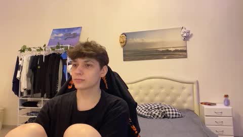 Snapshot of thomas617826 chatting on October 15, 9:04 pm Thomas Hill online show from October 15, 9:04 pm