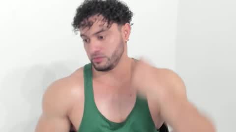 Snapshot of thomas_brandon chatting on October 15, 3:32 am Thomas Brandon online show from October 15, 3:32 am