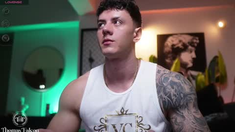 Thomas Falcon online show from March 6, 3:02 am