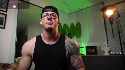 Thomas Falcon online show from March 1, 12:59 am