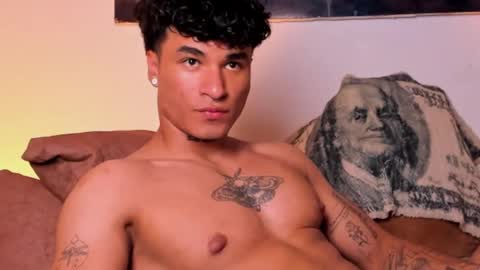 Snapshot of thomas_fit1 chatting on March 9, 8:21 pm Thomas 3 JUST STAY AND BE MY LAST LOVE online show from March 9, 8:21 pm