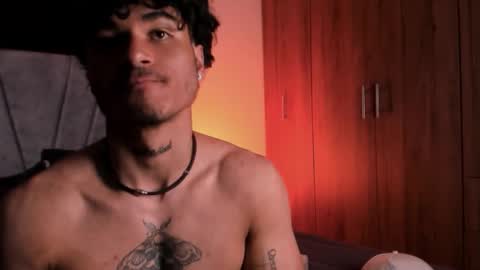 Snapshot of thomas_fit1 chatting on September 20, 5:32 am Thomas 3 JUST STAY AND BE MY LAST LOVE online show from September 20, 5:32 am