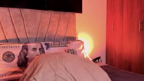 Snapshot of thomas_fit1 chatting on October 19, 1:10 am Thomas 3 JUST STAY AND BE MY LAST LOVE online show from October 19, 1:10 am