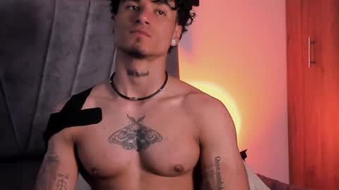 Snapshot of thomas_fit1 chatting on October 7, 9:11 pm Thomas 3 JUST STAY AND BE MY LAST LOVE online show from October 7, 9:11 pm