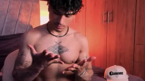 Snapshot of thomas_fit1 chatting on September 21, 11:42 pm Thomas 3 JUST STAY AND BE MY LAST LOVE online show from September 21, 11:42 pm