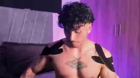 Snapshot of thomas_fit1 chatting on September 10, 5:52 am Thomas 3 JUST STAY AND BE MY LAST LOVE online show from September 10, 5:52 am