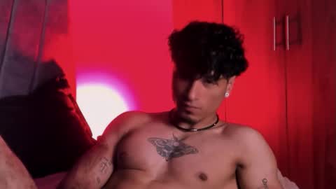Snapshot of thomas_fit1 chatting on October 2, 4:33 am Thomas 3 JUST STAY AND BE MY LAST LOVE online show from October 2, 4:33 am